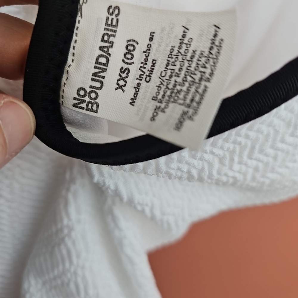 NWT No Boundaries Women's Size XXS(00) One Piece Swimsuit Vivid White Black Trim - Picture 6 of 7